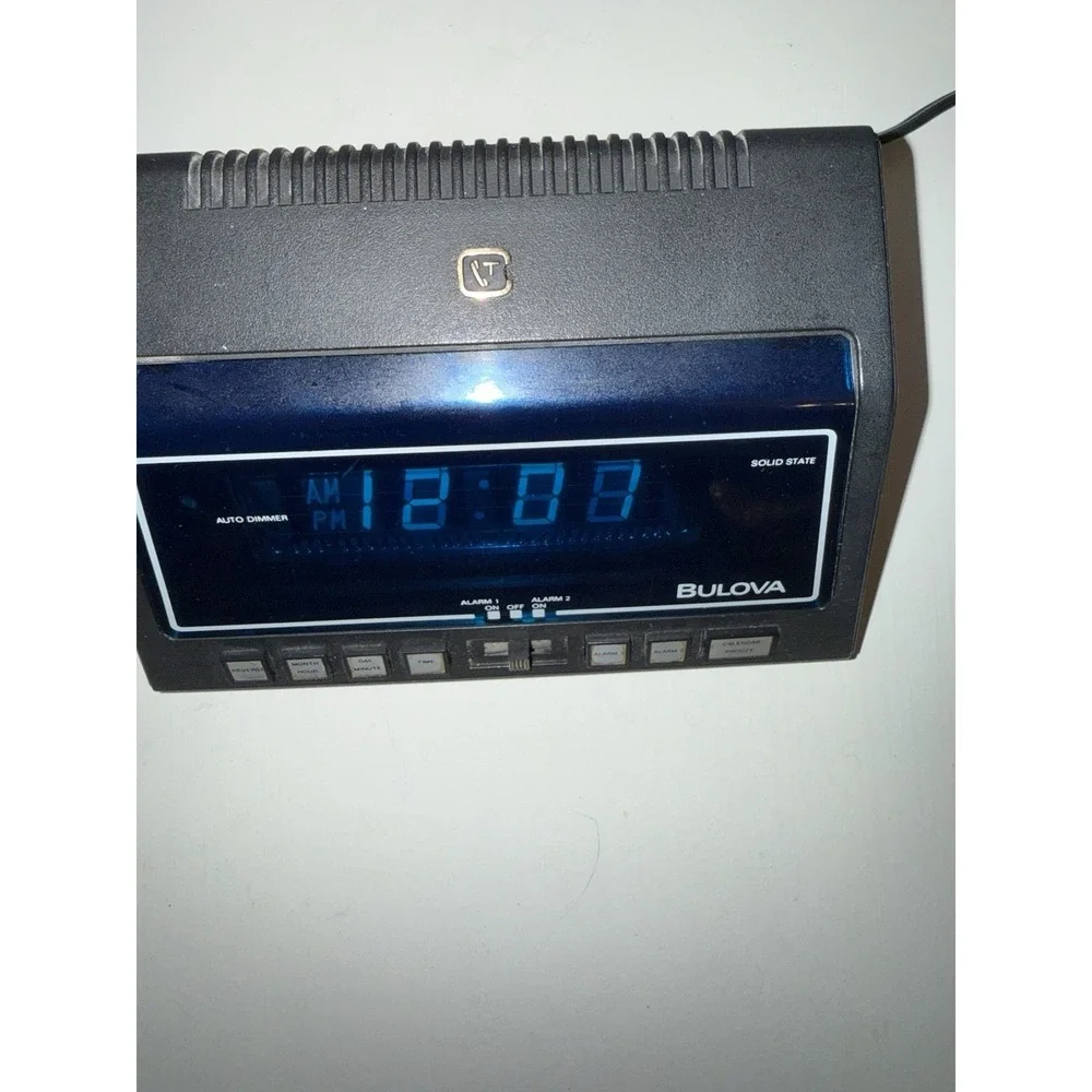 Vintage‎ 1970s Bulova Solid State Digital Alarm Desk Clock Black B5021 READ